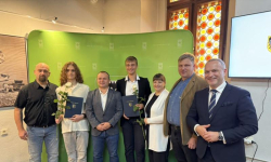 Najlepsi uczniowie i sportowcy z powiatu średzkiego nagrodzeni! Starosta wręczył stypendia