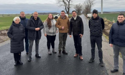 Remont drogi Różana–Konary zakończony. Kolejna inwestycja drogowa w powiecie odebrana