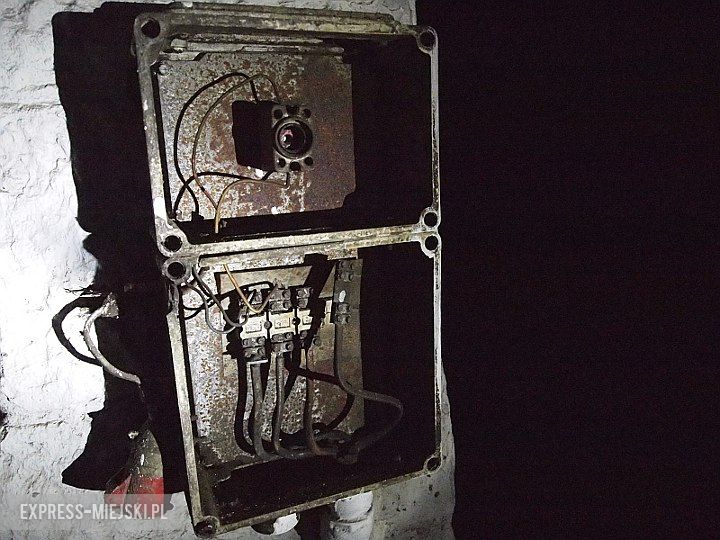 Nieznane urządzenie we wnęce