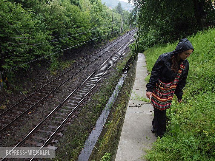 Nasza reporterka przed tunelem
