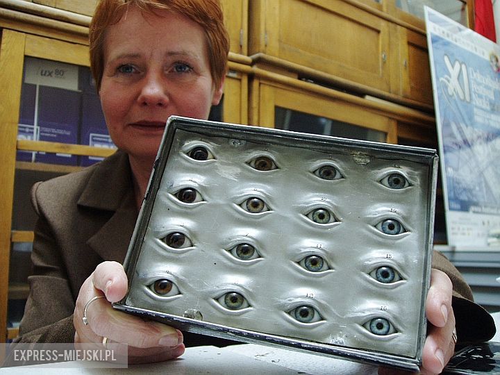 Przy pomocy metod antropologicznych dobiera się kolor oczu