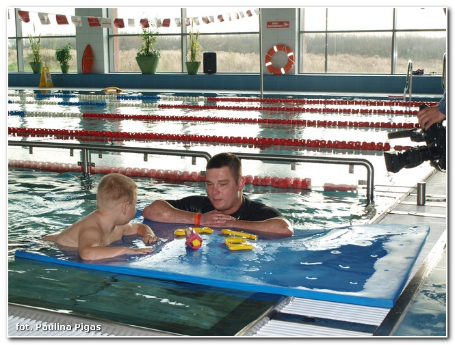 TVN w Średzkim Parku Wodnym podczas zajęć Maćka