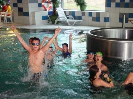 Kursy nauki pływania na średzkiej pływalni