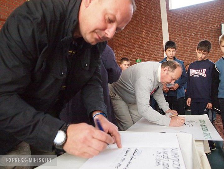 Spotkanie olimpijczyków w szkole w Szczepanowie w 2001 roku