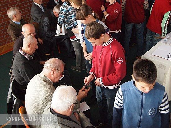 Spotkanie olimpijczyków w szkole w Szczepanowie w 2001 roku