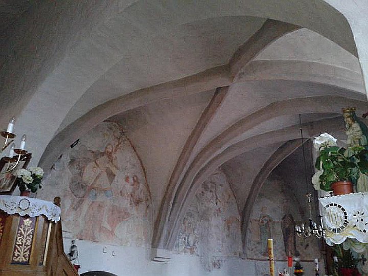 Podczas prac przy kościele w Wilkowie Średzkim natrafiono na stary grobowiec