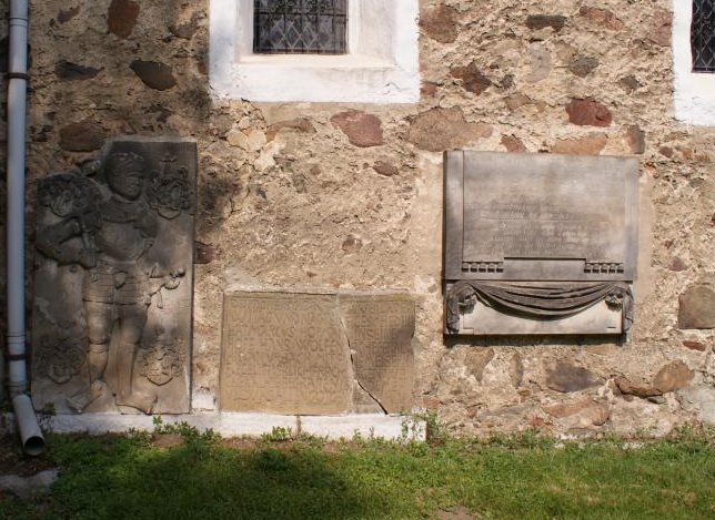 Podczas prac przy kościele w Wilkowie Średzkim natrafiono na stary grobowiec