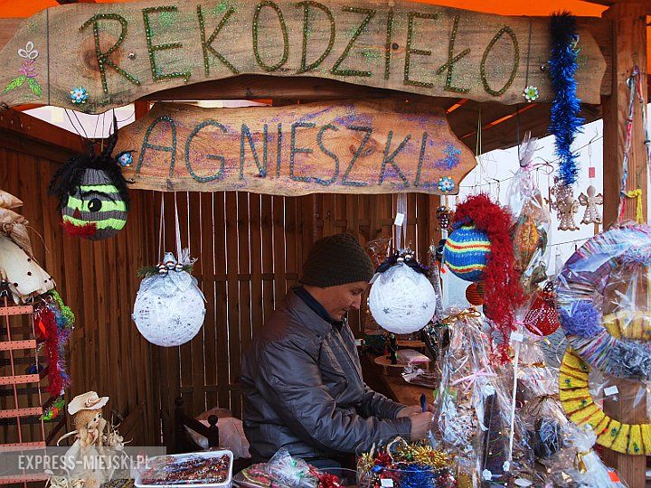 Jarmark przed kościołem św. Andrzeja