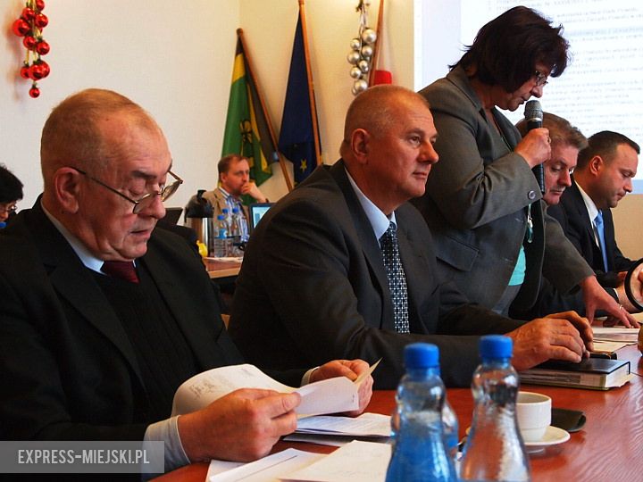 Na sesji podjęto uchwałę akceptującą projekt budżetu na przyszły rok. Wcześniej odbyła się dyskusja nad projektem 