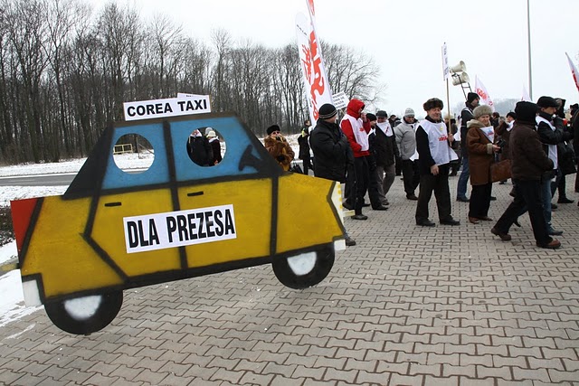 Akcja prosteteacyjna Solidarności pod LG Chem Poland