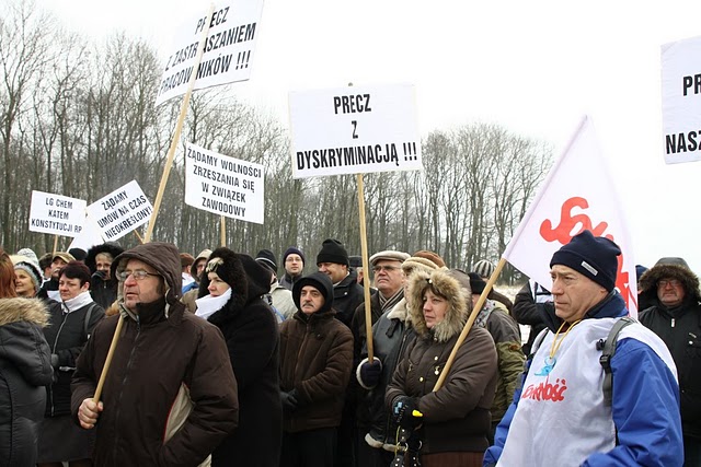 Akcja prosteteacyjna Solidarności pod LG Chem Poland