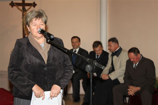 Prowadząca przegląd Helena Klimczuk