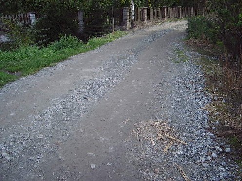 Utwardzona droga wiejska