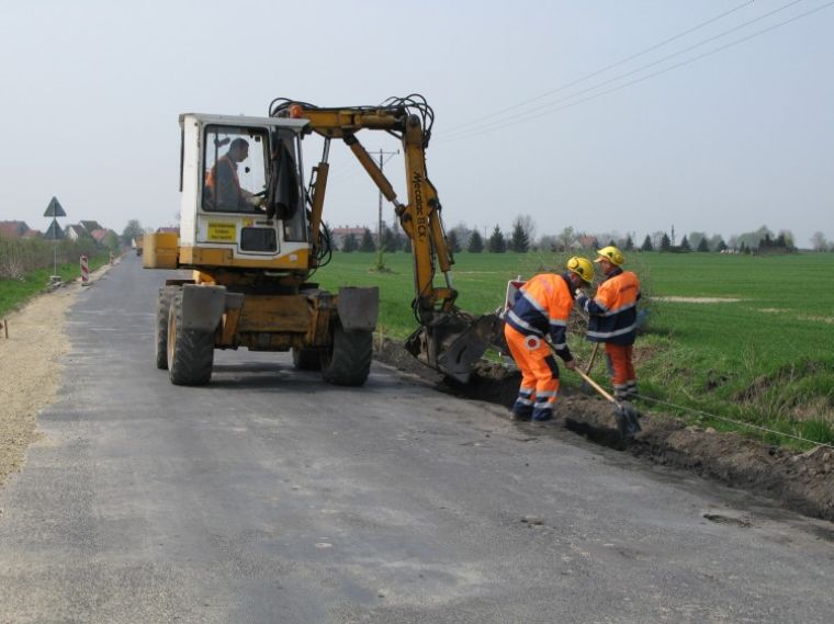 Nowe drogi i chodniki w powiecie średzkim