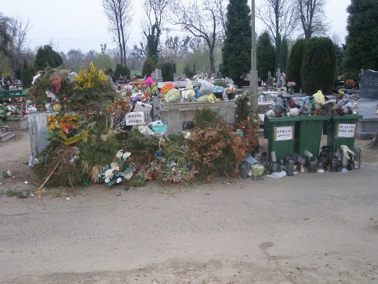 Cmentarz czy śmietnik