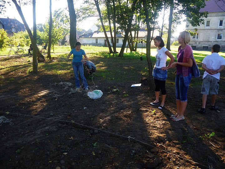 Sprzątanie parku i zakup nowych ławek