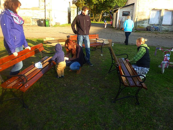 Sprzątanie parku i zakup nowych ławek
