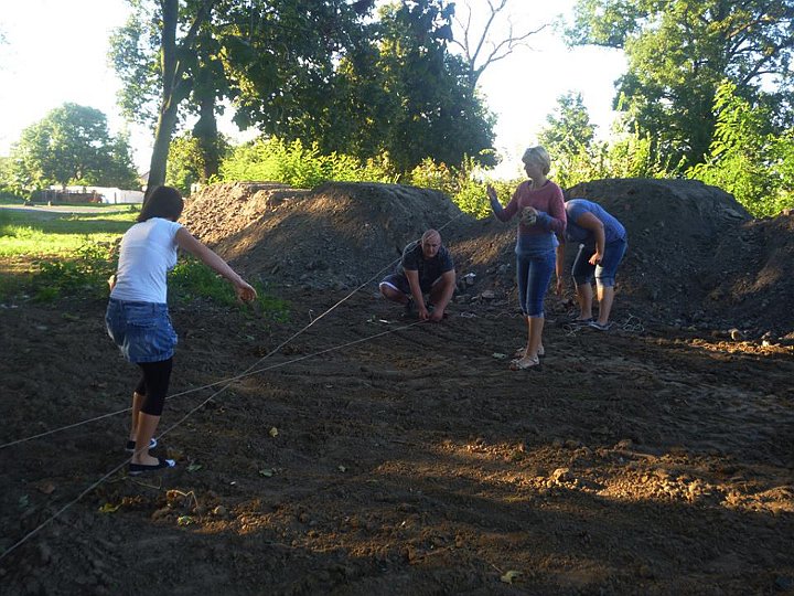 Sprzątanie parku i zakup nowych ławek