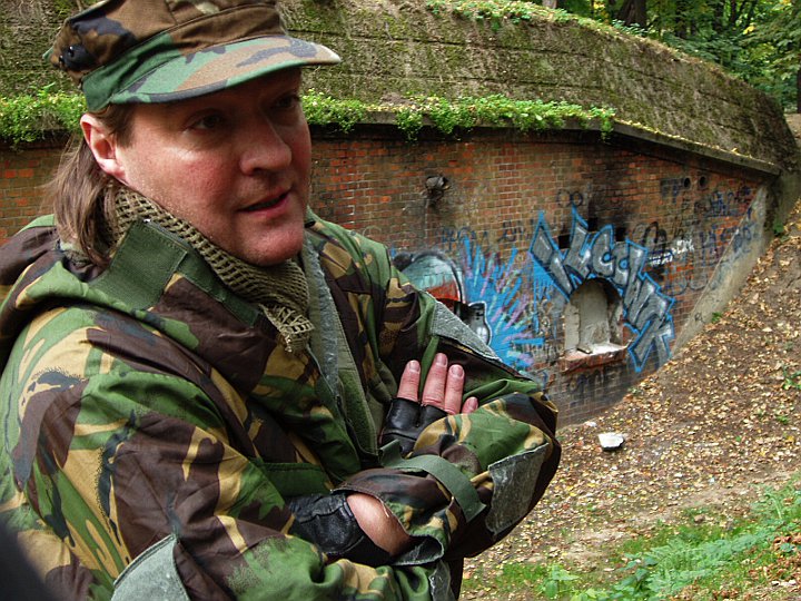 W latach 1845 – 1941 w mieście i na obrzeżach powstało ok. 40 bunkrów, schronów i różnych budowli militarnych tworzących linię obrony tzw. Twierdzy Wrocław – mówi dr Jerzy Potyrała