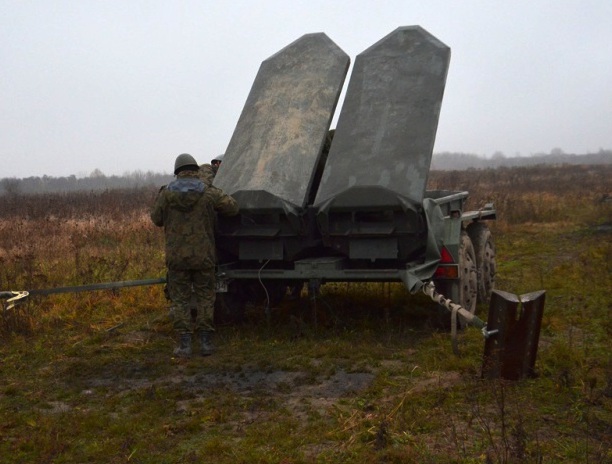 Odpalenie ładunku na poligonie w Świętoszowie