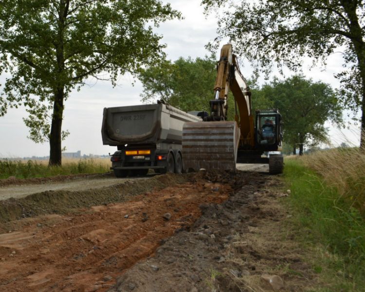 Letnie inwestycje w powiecie średzkim