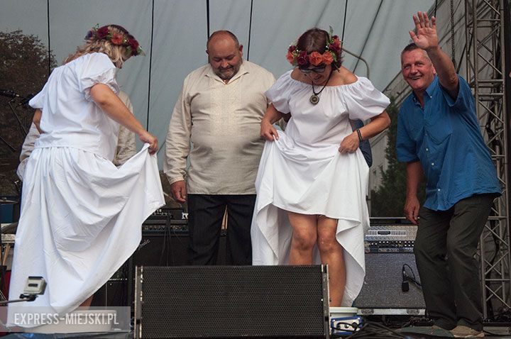 Jeden z głównych punktów programu - deptanie winogron