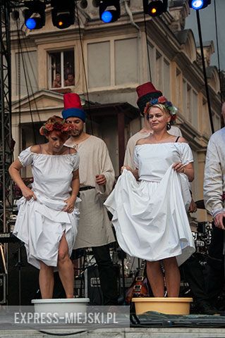 Jeden z głównych punktów programu - deptanie winogron