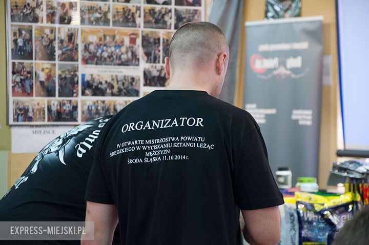 Wyciskali sztangę leżąc