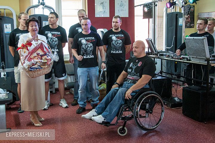 Wyciskali sztangę leżąc