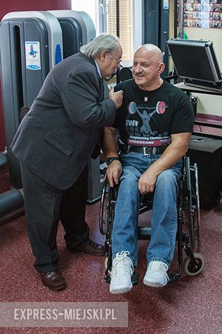 Wyciskali sztangę leżąc