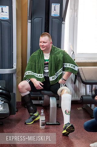 Wyciskali sztangę leżąc