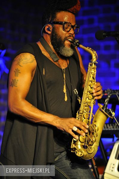 Robert Glasper Experiment