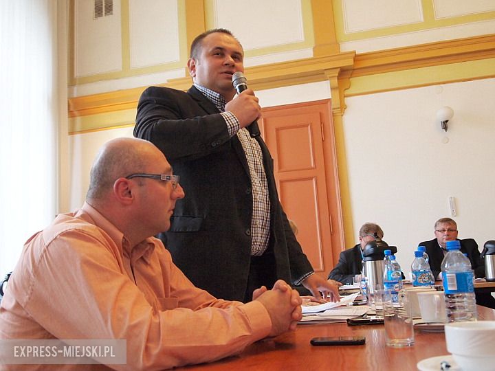 Ostatnia sesja przed wyborami 2014