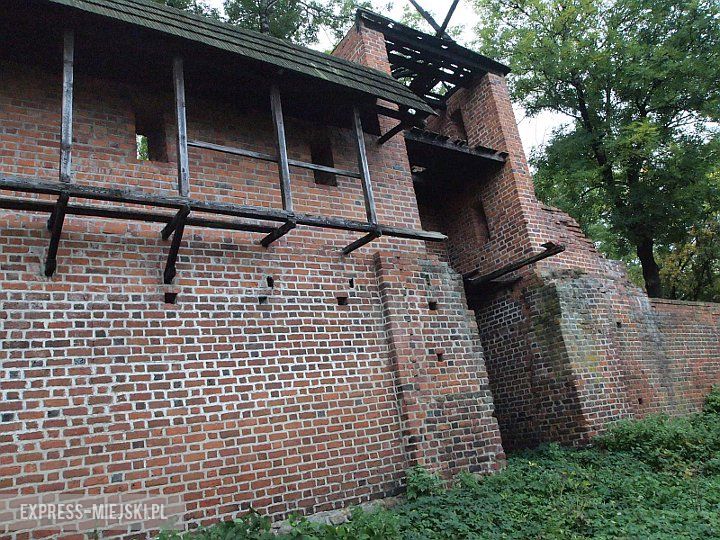 Ulica Basztowa i spalona baszta