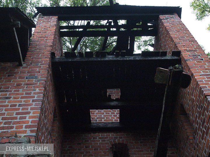 Ulica Basztowa i spalona baszta