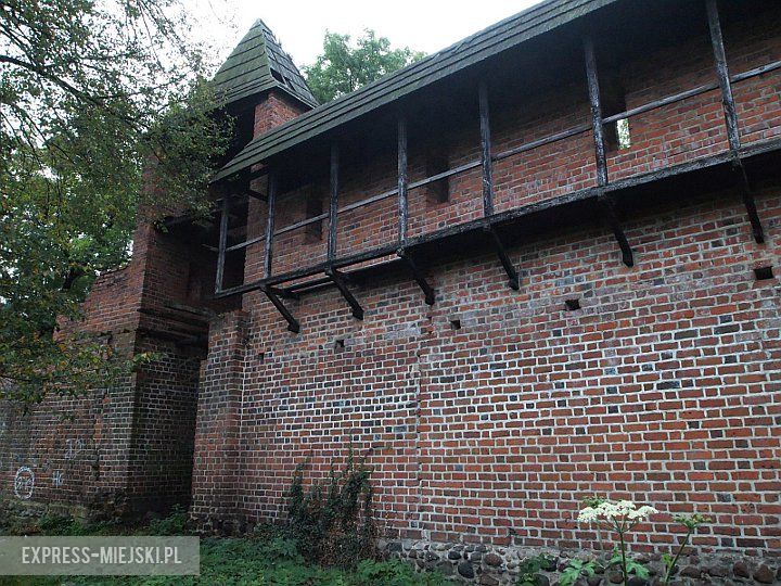 Ulica Basztowa i spalona baszta