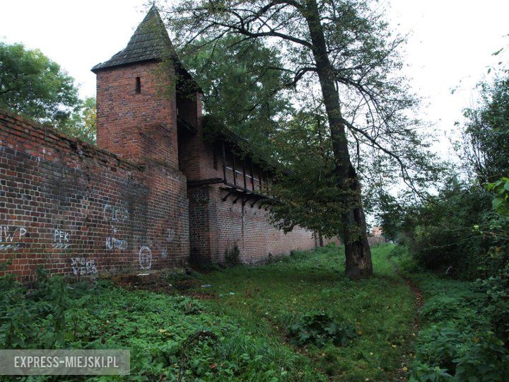 Ulica Basztowa i spalona baszta