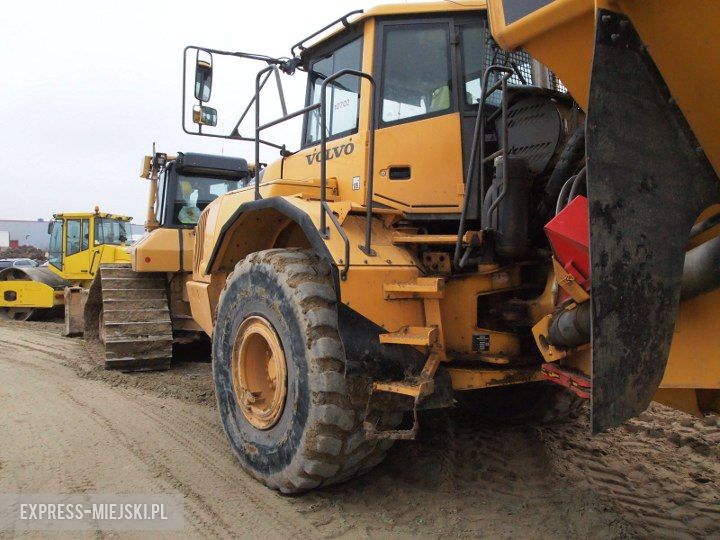 Schweiker rozpoczyna budowę fabryki