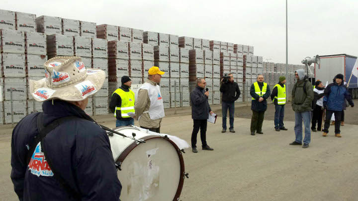 Protesty związkowców pod Röbenem
