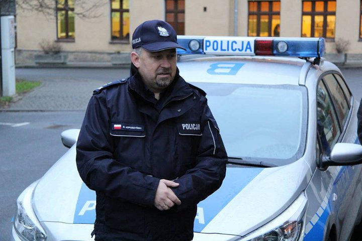 Przekazanie samochodu dla policji