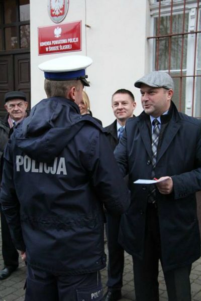 Przekazanie samochodu dla policji