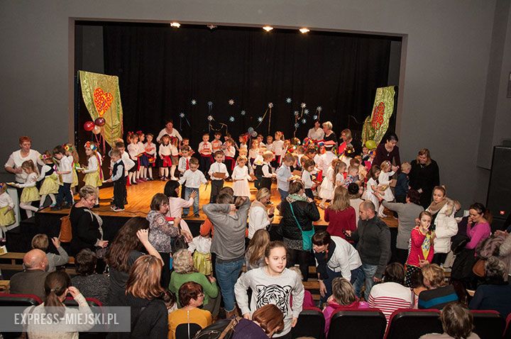 Przedszkolaki zatańczyły dla Babć i Dziadków