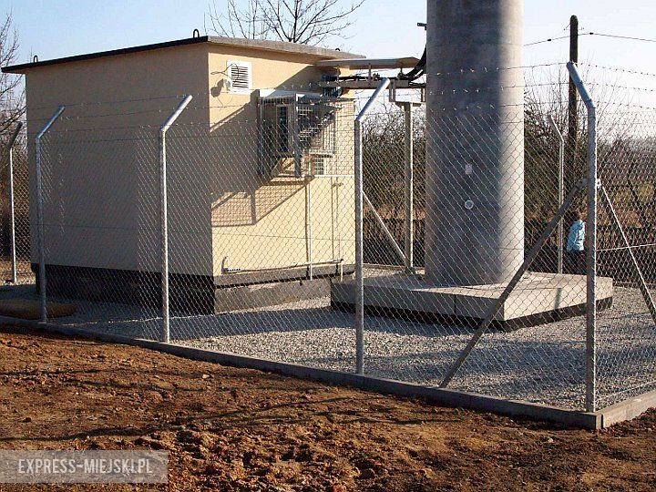 Maszt na stacji w Środzie Śląskiej