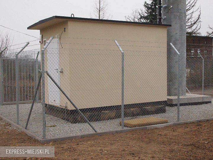 Maszt na stacji w Środzie Śląskiej