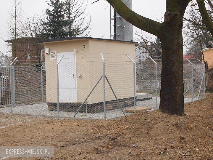 Maszt na stacji w Środzie Śląskiej