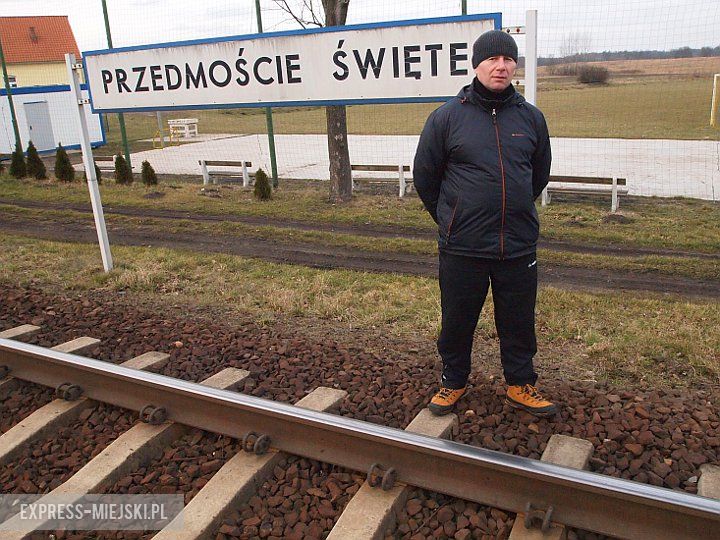 - Chcemy ogrodzić teren przy torach - mówi sołtys Jarosław Czyrniański