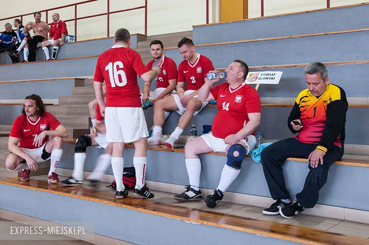 Pierwszy dzień zmagań samorządowców w halowej piłce nożnej