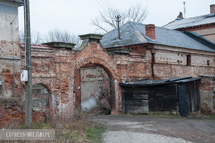 Rewitalizacja parku w toku