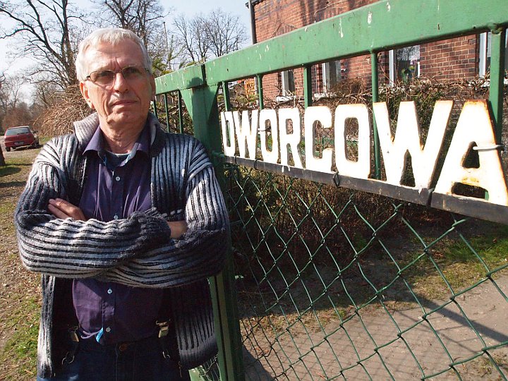 Andrzej Stachów od lat tworzy modele lokomotyw. Pracował na PKP. Mieszka 10 metrów od stacji kolejowej