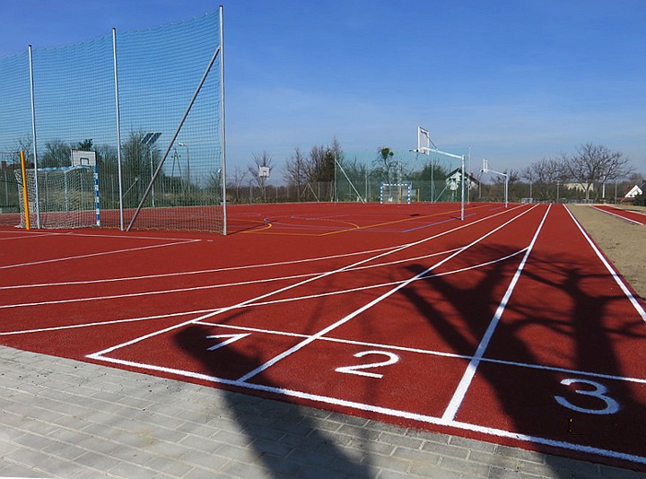 Budowę boisk zakończono w marcu